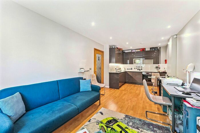 1 Bedroom Flat To Rent In Earls Court Road, Earls Court, SW5