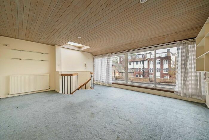 3 Bedroom Terraced House To Rent In Walmer Road, London, W11