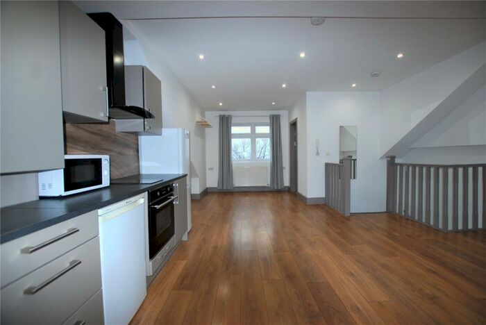 Apartment To Rent In Anerley Road, London, SE20