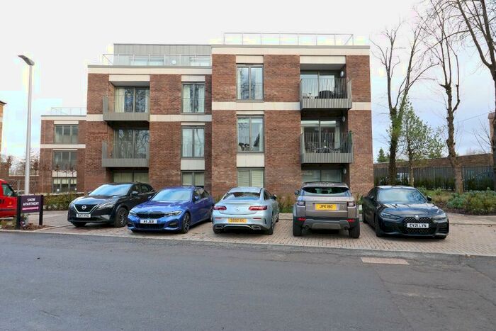 3 Bedroom Penthouse To Rent In Eastwoodhill Grove, Glasgow, G46