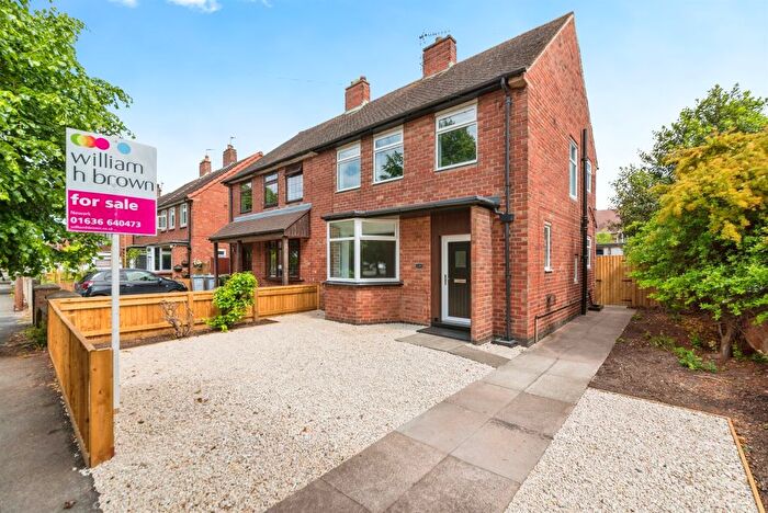 3 Bedroom Semi-Detached House For Sale In Wolsey Road, Newark, NG24