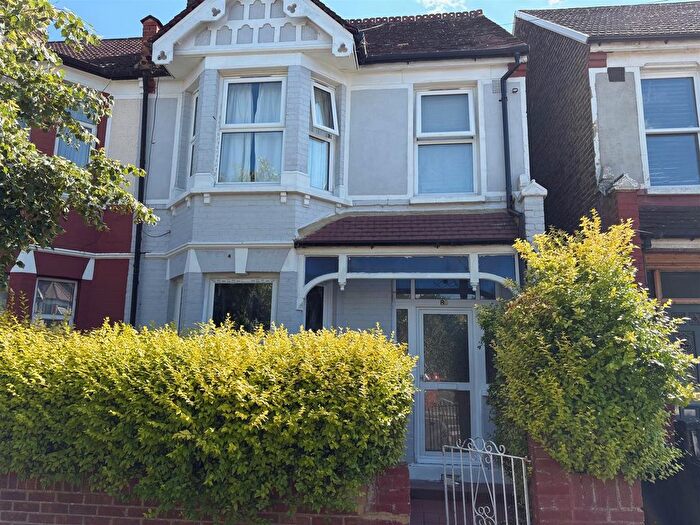 4 Bedroom Terraced House To Rent In Links Road, Tooting, SW17