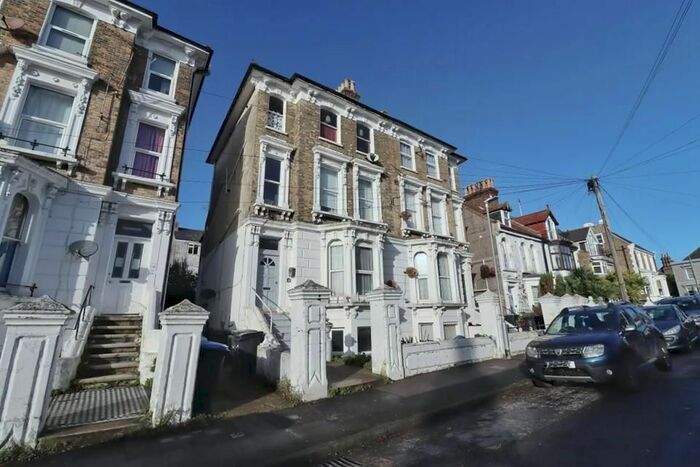 1 Bedroom Flat To Rent In Carlton Avenue, Ramsgate, CT11