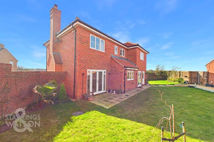 4 Bedroom Detached House For Sale In Cavell Road, Acle, Norwich, NR13