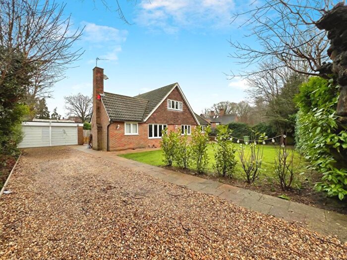 4 Bedroom Detached Bungalow To Rent In Lewins Road, Chalfont St Peter, SL9