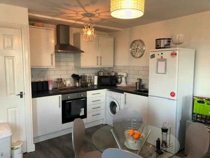 1 Bedroom Flat To Rent In Wesley Road, Leeds, LS12