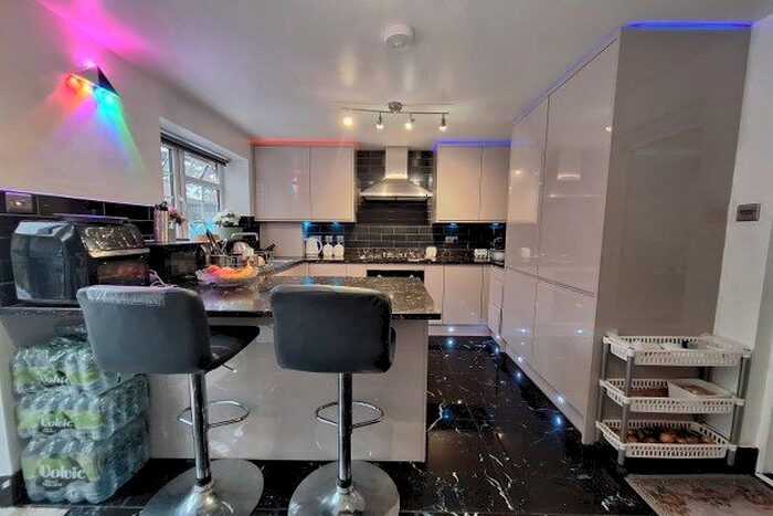 3 Bedroom Semi-Detached House To Rent In Latham Close, Dartford, DA2