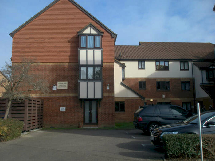 1 Bedroom Finca House To Rent In Falcon Way, NW9