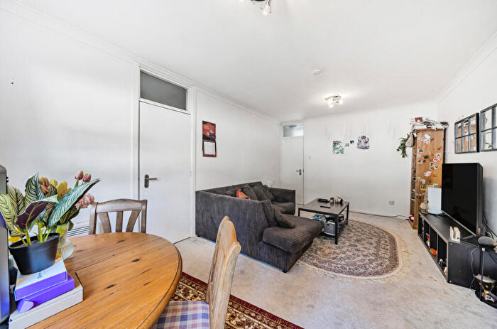 2 Bedroom Apartment For Sale In Cock Lane, High Wycombe, HP13