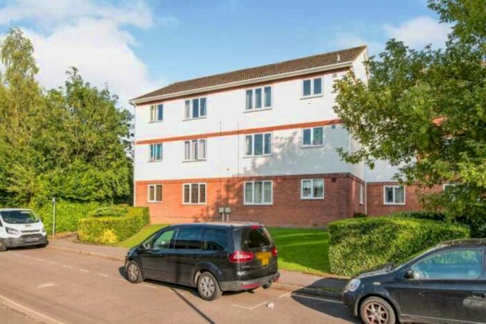 2 Bedroom Flat To Rent In Longparish Court, Walled Meadow, SP10