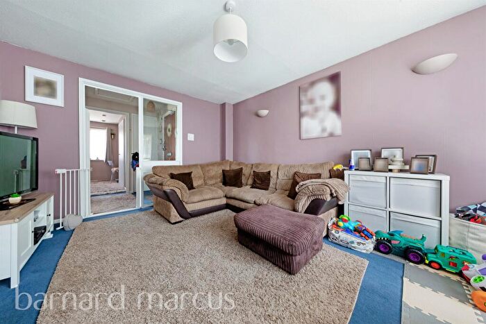 1 Bedroom Flat For Sale In Green Acres, Croydon, CR0