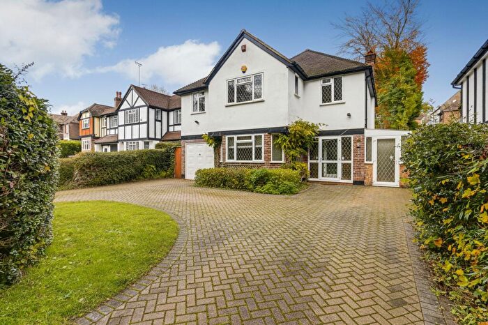 4 Bedroom Detached House To Rent In Holly Lane East, Banstead, SM7