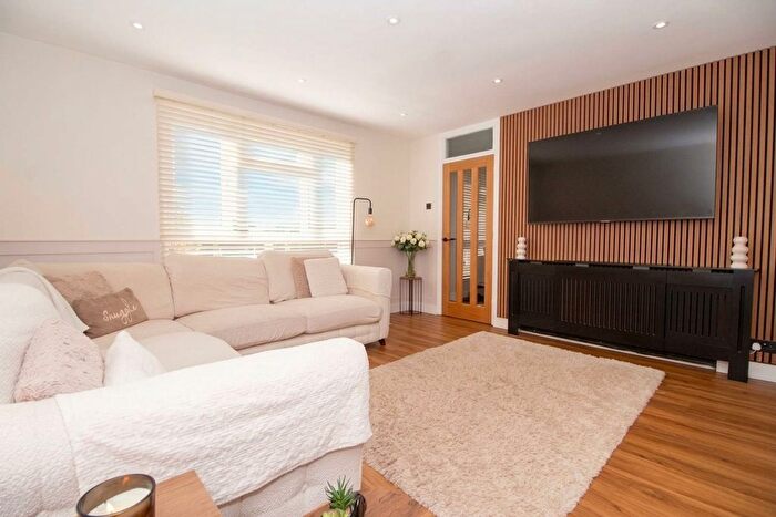 3 Bedroom Semi-Detached House For Sale In Lytham Avenue, South Oxhey, WD19