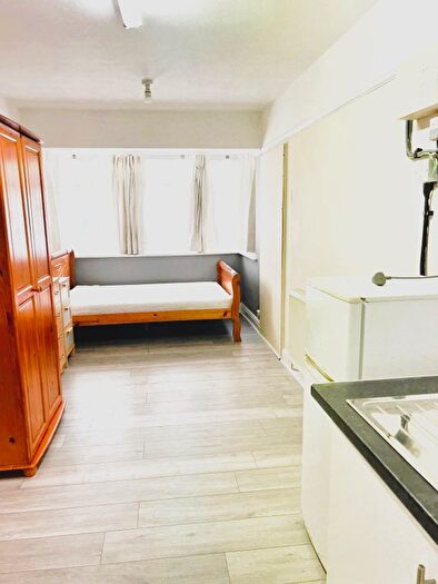Studio To Rent In Kings Road, South Harrow, HA2