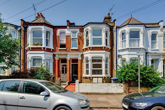 2 Bedroom Flat To Rent In Leighton Gardens, London, NW10