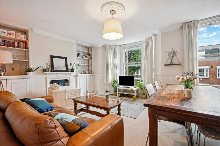 2 Bedroom Detached House To Rent In Kyrle Road, SW11