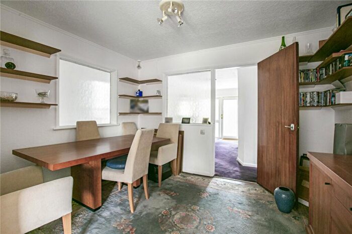 3 Bedroom Bungalow For Sale In Beechfield Close, Redbourn, St. Albans, Hertfordshire, AL3