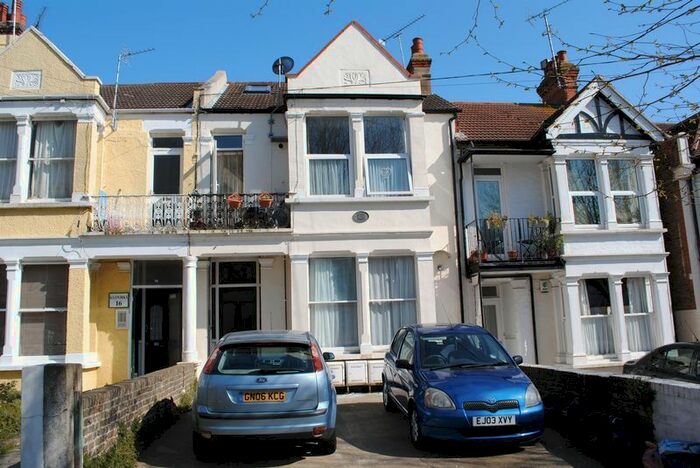1 Bedroom Flat To Rent In Seaforth Road, Westcliff-On-Sea, SS0