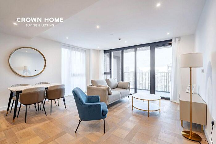 2 Bedroom Apartment To Rent In Merino Gardens, London Dock, Wapping, E1W