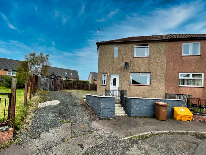 3 Bedroom Semi-Detached House For Sale In McHardy Crescent, Barrmill, KA15