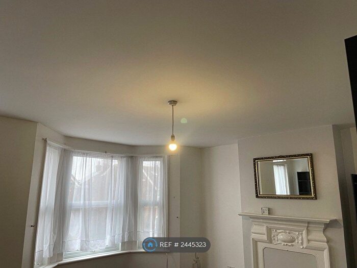 1 Bedroom Flat To Rent In Kingsland Road, Worthing, BN14