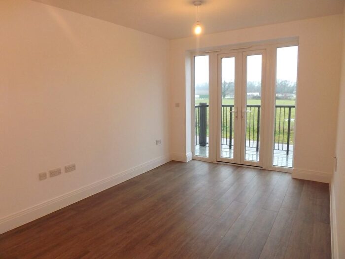 2 Bedroom Flat To Rent In Carey Lane, Waterlooville, PO7