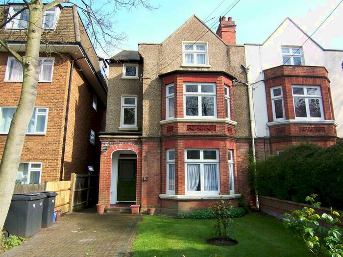 1 Bedroom Flat To Rent In Flat B Rodney Road, New Malden, Surrey, KT3