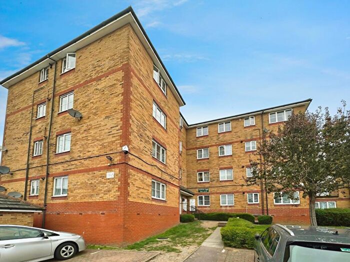 2 Bedroom Flat To Rent In A Kingsway, Dallow Area, Luton, LU4