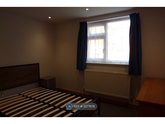 1 Bedroom Flat To Rent In Rushford Court, Manchester, M19