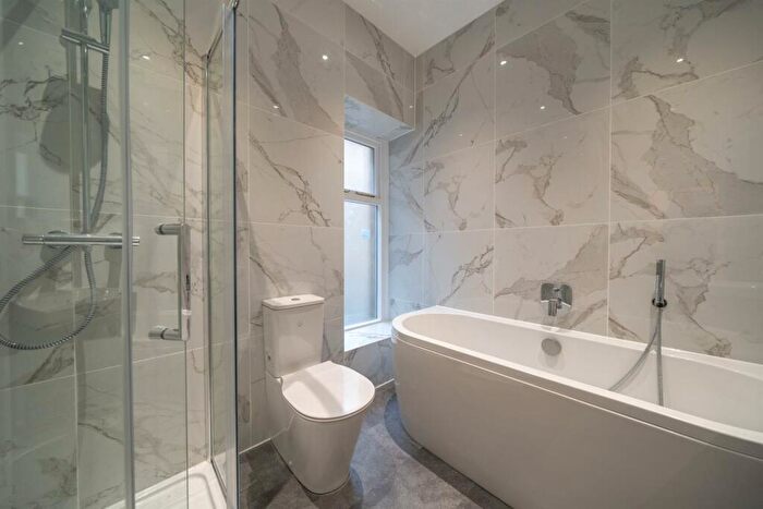 2 Bedroom Apartment To Rent In Quadrant House, Quadrant Mews, Buxton, SK17