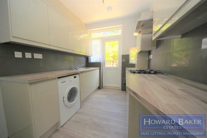 4 Bedroom Semi-Detached House To Rent In Colin Crescent, London, NW9