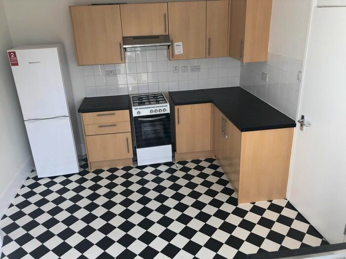 4 Bedroom Flat To Rent In Hampden Square, London, N14