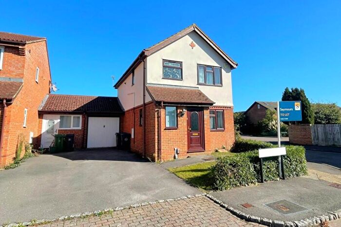 3 Bedroom Link Detached House To Rent In West End, Woking, GU24