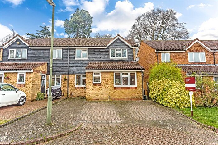4 Bedroom Semi Detached House To Rent In Dunnymans Road, Banstead, SM7