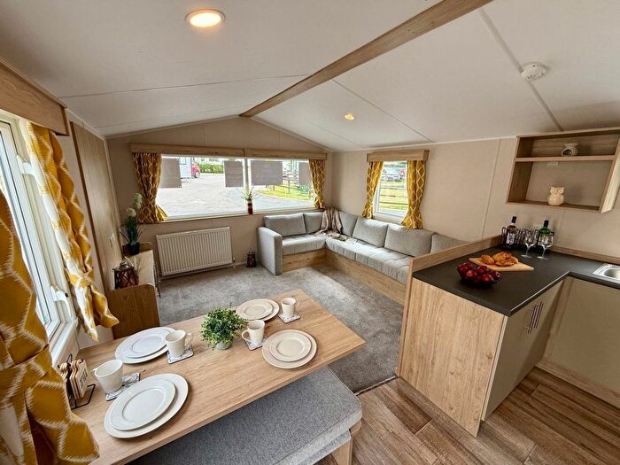 2 Bedroom Park Home For Sale In Fenny Bentley, Ashbourne, DE6