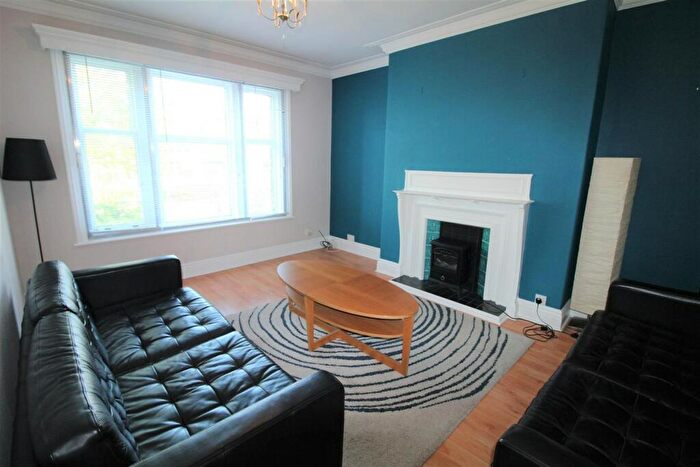 2 Bedroom Apartment To Rent In Apt, , Street Lane, Leeds, LS8