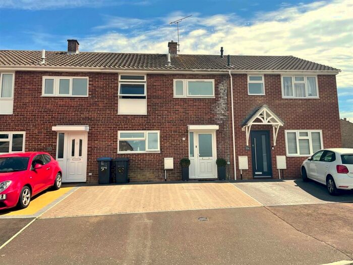 3 Bedroom Terraced House To Rent In Cissbury Road, Burgess Hill, RH15