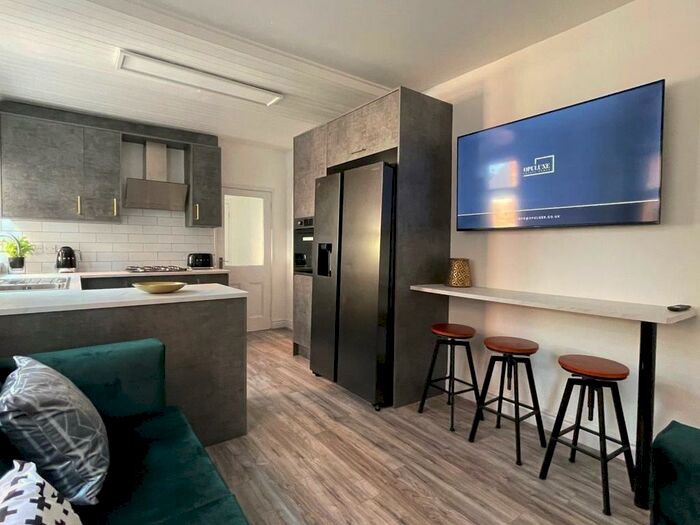 5 Bedroom Terraced House To Rent In Harrow Road, West End, Leicester, LE3