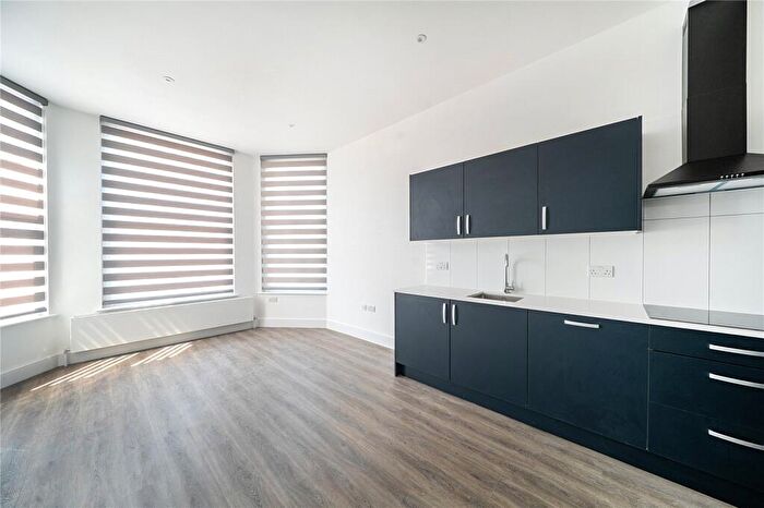1 Bedroom Apartment To Rent In Shoot Up Hill, London, NW2