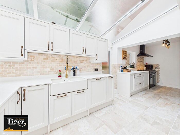 5 Bedroom Detached House For Sale In Newton Drive, Blackpool, FY3