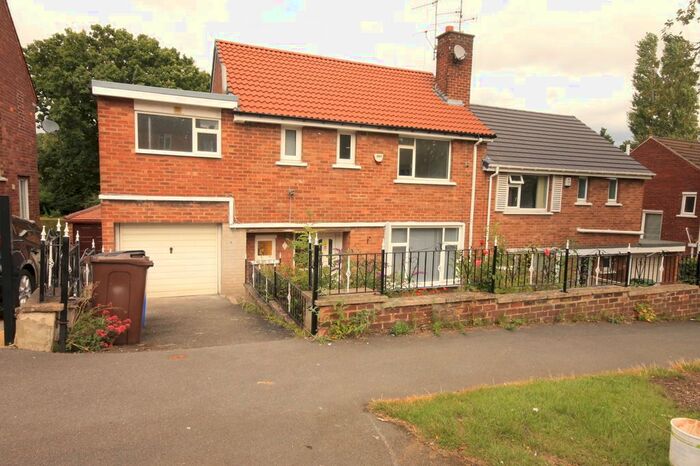 4 Bedroom Semi-Detached House To Rent In Montrose Road, Sheffield, S7