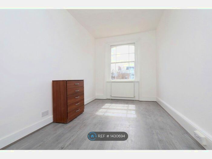 Studio To Rent In Mildmay Road, London, N1