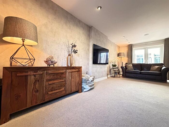 5 Bedroom Detached House For Sale In Henry Moore Court, Woolley Grange, Barnsley, S75