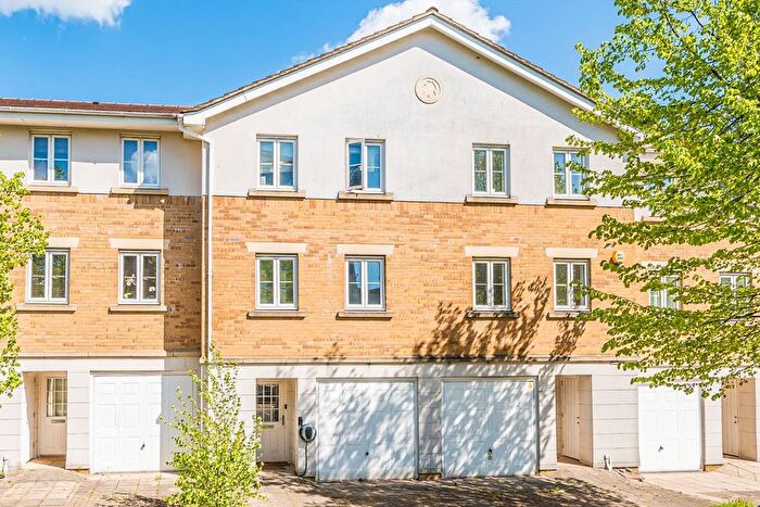 3 Bedroom Property To Rent In Primrose Place, Isleworth, TW7