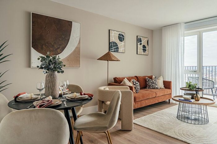 1 Bedroom Studio For Sale In Bow Common Lane, London, E3