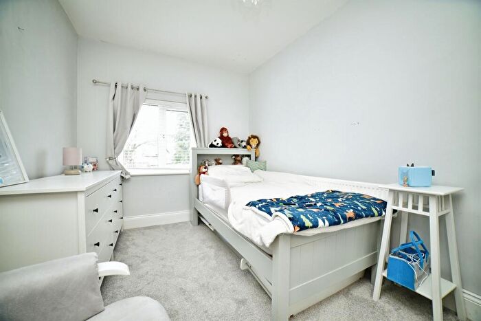 3 Bedroom Terraced House For Sale In The Paddock, Hull, HU4