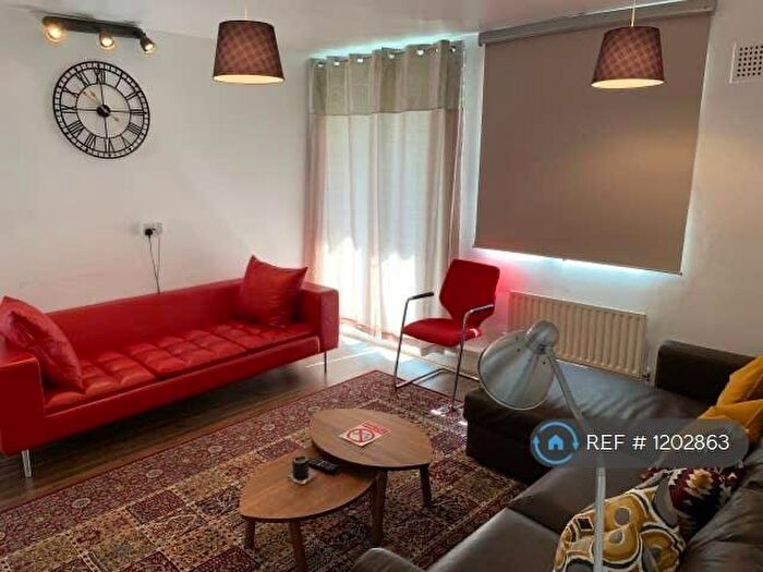 4 Bedroom Flat To Rent In Ockley House, Kingston Upon Thames, KT2