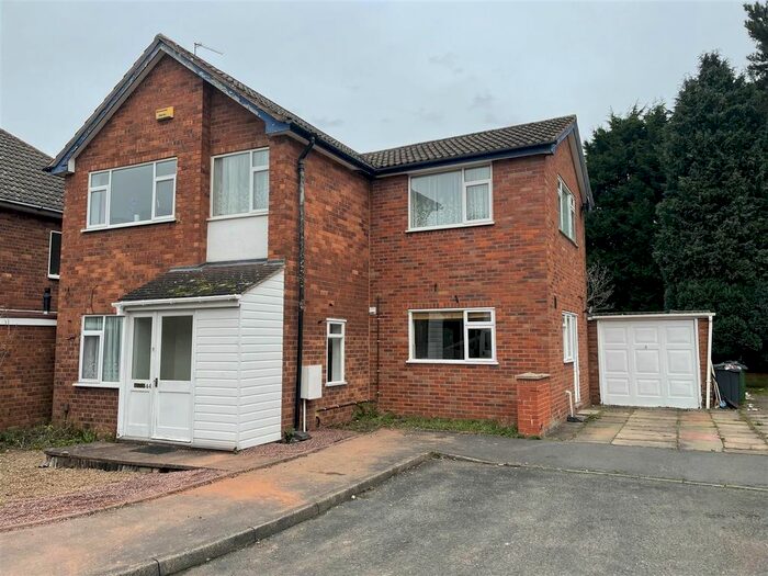 4 Bedroom Detached House To Rent In Manorford Avenue, West Bromwich B71