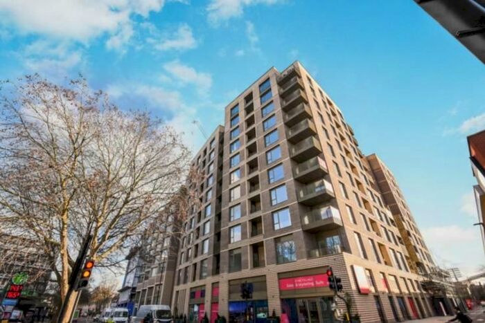 2 Bedroom Flat To Rent In Phoenix Court, Oval Village, Kennington Lane, London, SE11