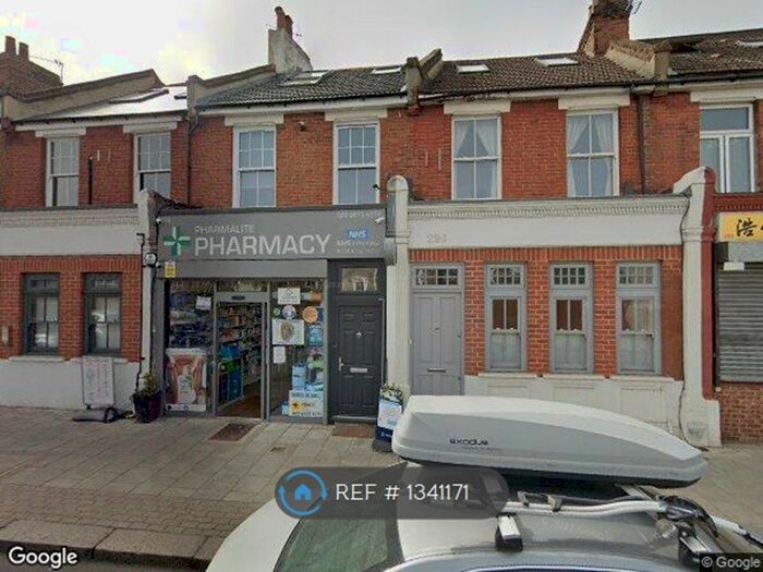 3 Bedroom Maisonette To Rent In Cavendish Road, London, SW12